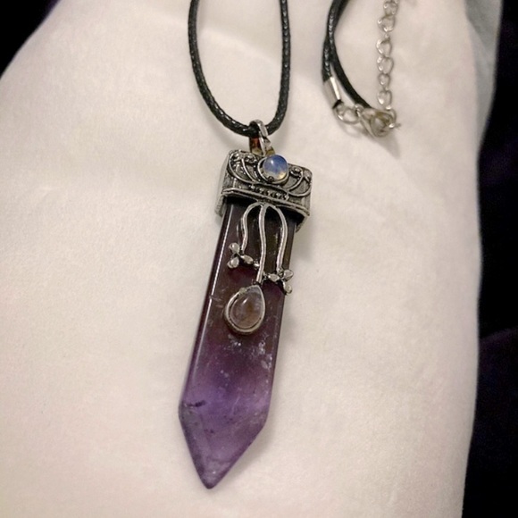 Jewelry - *2/$20 - Goth Amethyst Stone Pendent Necklace 💜